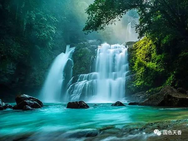 河南：书法家为劳模工匠书“福”送“春”